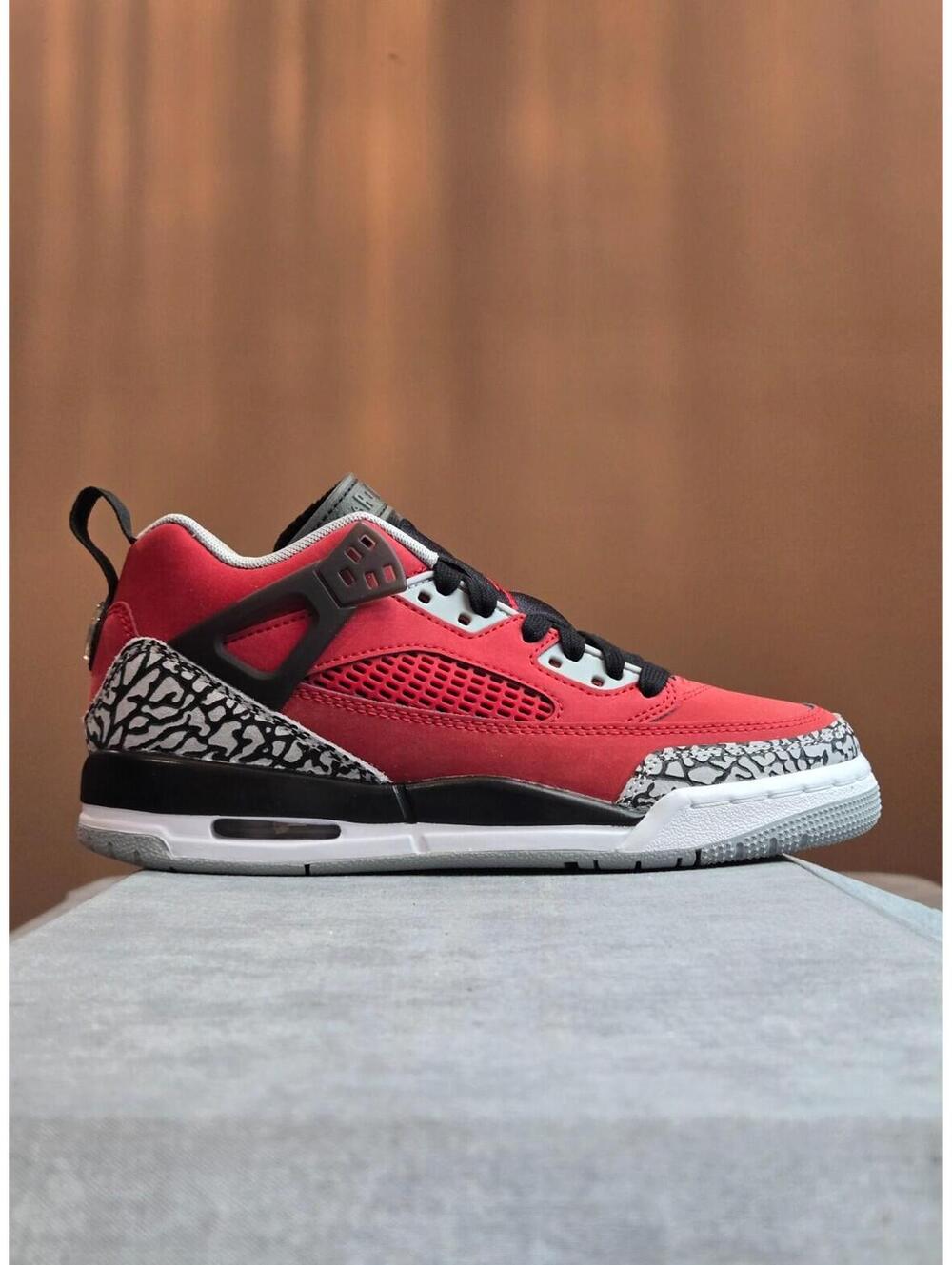 Air Jordan Spizike Low "Toro" Gym Red Black Wolf Grey Size 4.5Y 6W FQ3950-600